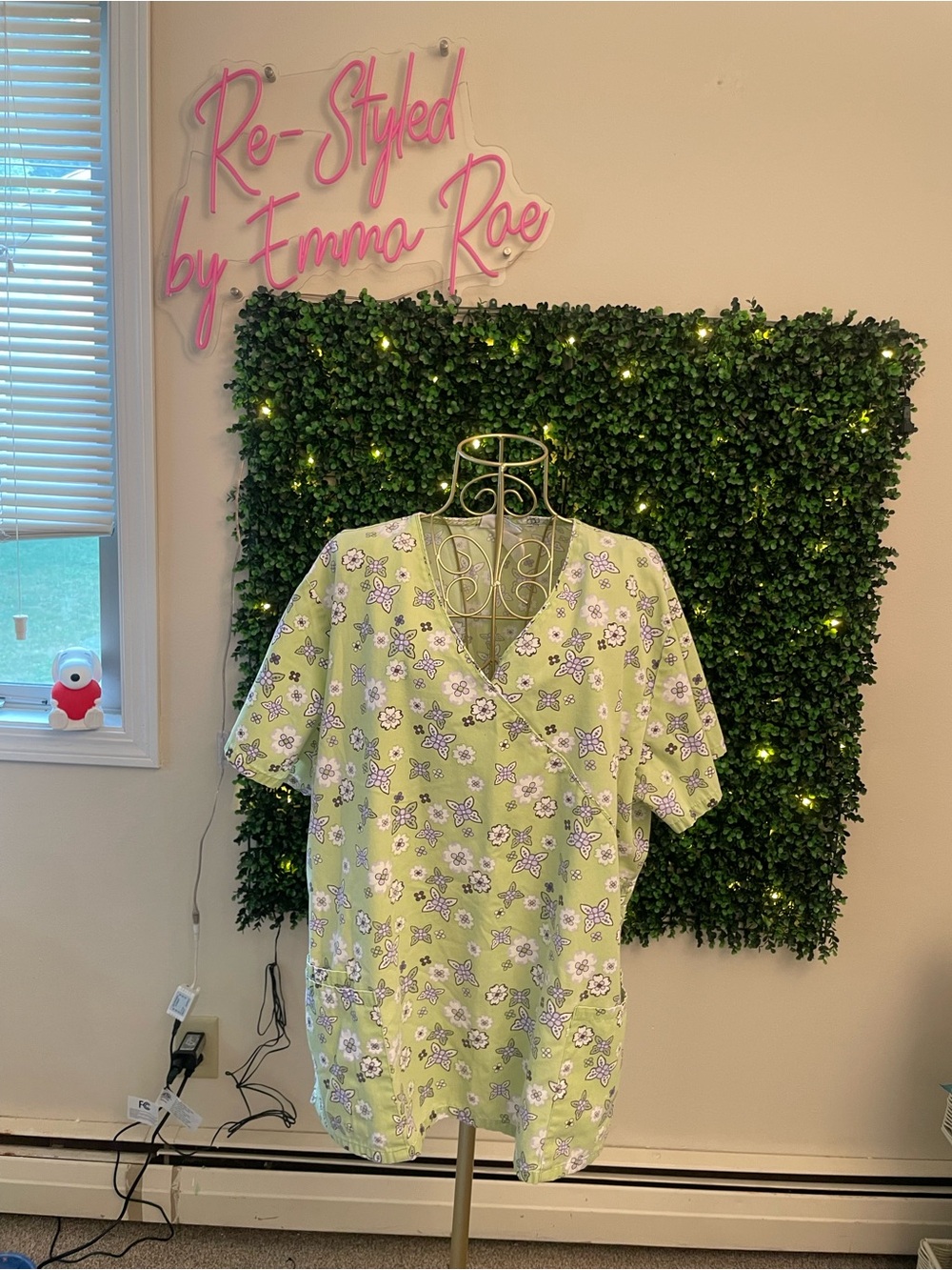 🛒SB Scrubs Light Green Floral Print Scrub Top